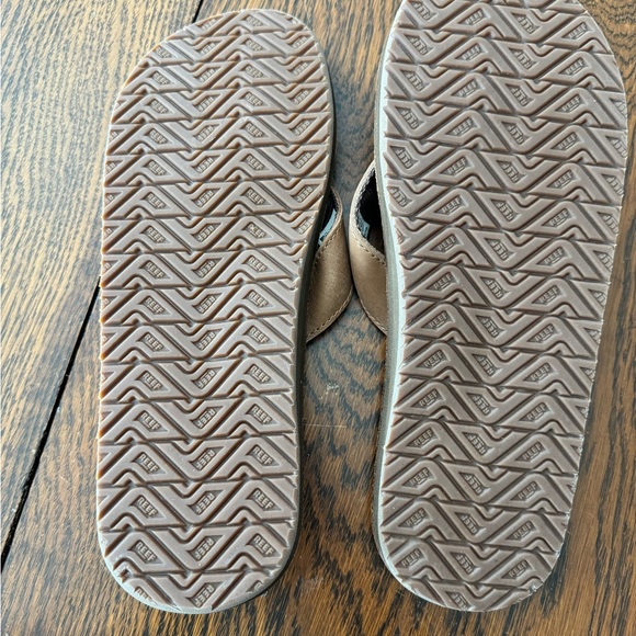 Men’s Reef Leather Flip-Flops - Size 10 - Picture 2 of 2